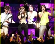 jonas-brothers-the-3d-concert-experience-2